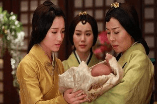 【米乐M6官方入口】
古代女人生孩子时 为什么要不停的烧热水？这是出于什么原因？(图5)