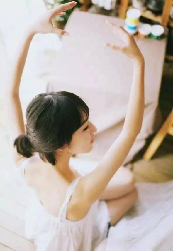 
女人和女人最大的区别 不是相貌 而是味道_米乐M6(图7)